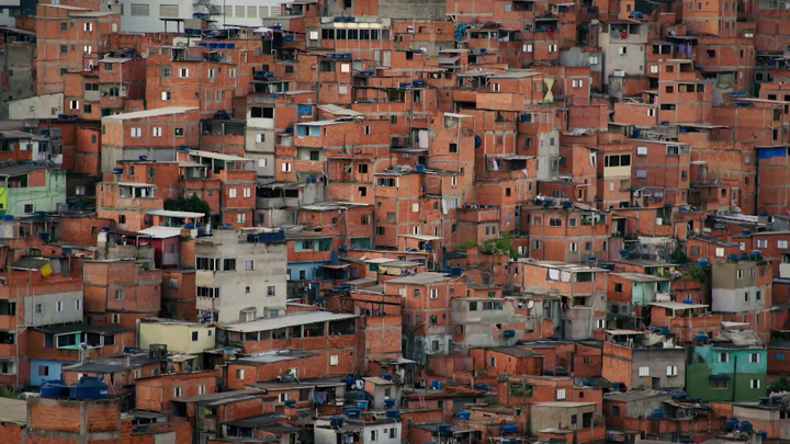 Dve tváre sveta - favela